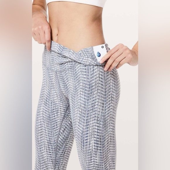 lululemon athletica Pants - Lululemon Wunder Under